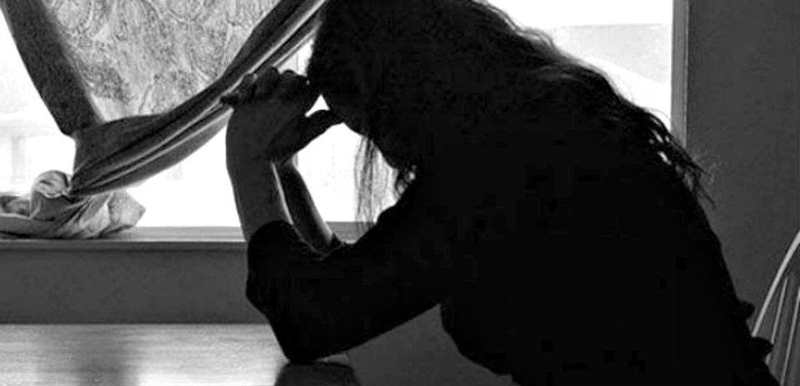 Οταν η ανθρωπιά είναι άγνωστη λέξη: Ιδιοκτήτης ξήλωσε την πόρτα και πέταξε στον δρόμο φτωχή μητέρα με τρία παιδιά